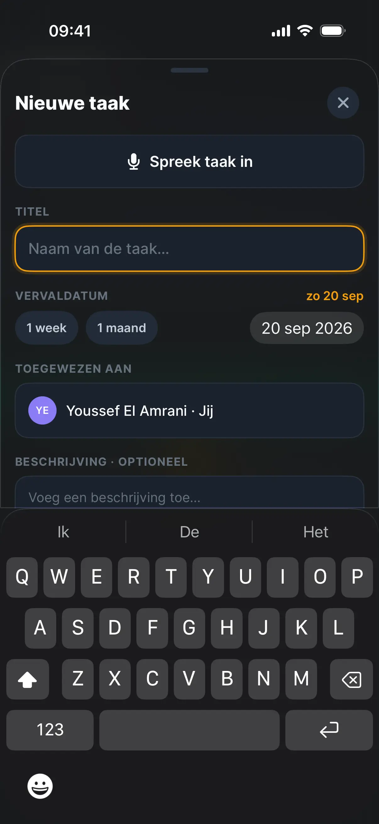 Een nieuwe taak inspreken in de Staurio-app met on-device spraakherkenning, in de donkere stand