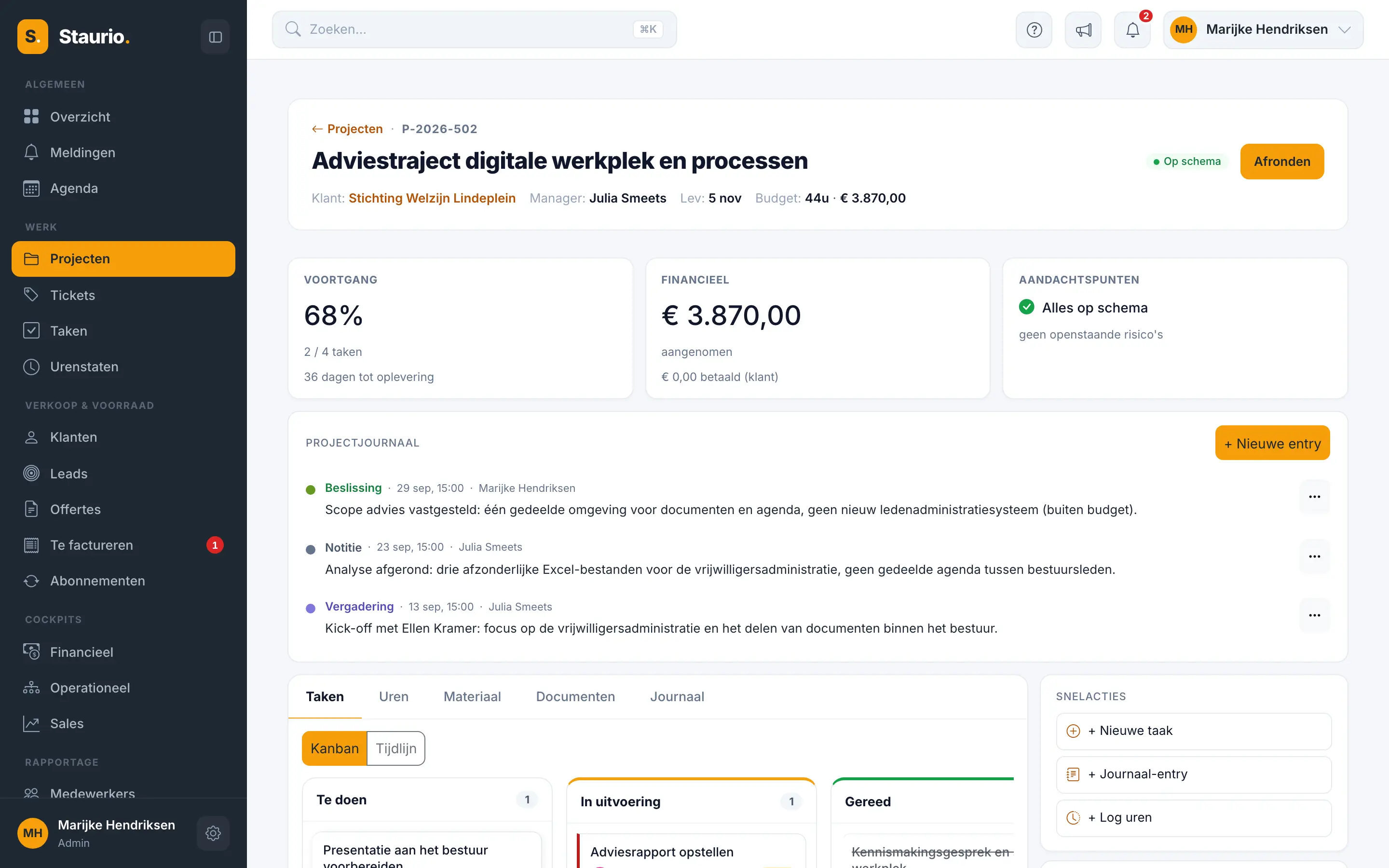 Een adviesproject in Staurio met de voortgang, het budget in uren en een projectjournaal met besluiten